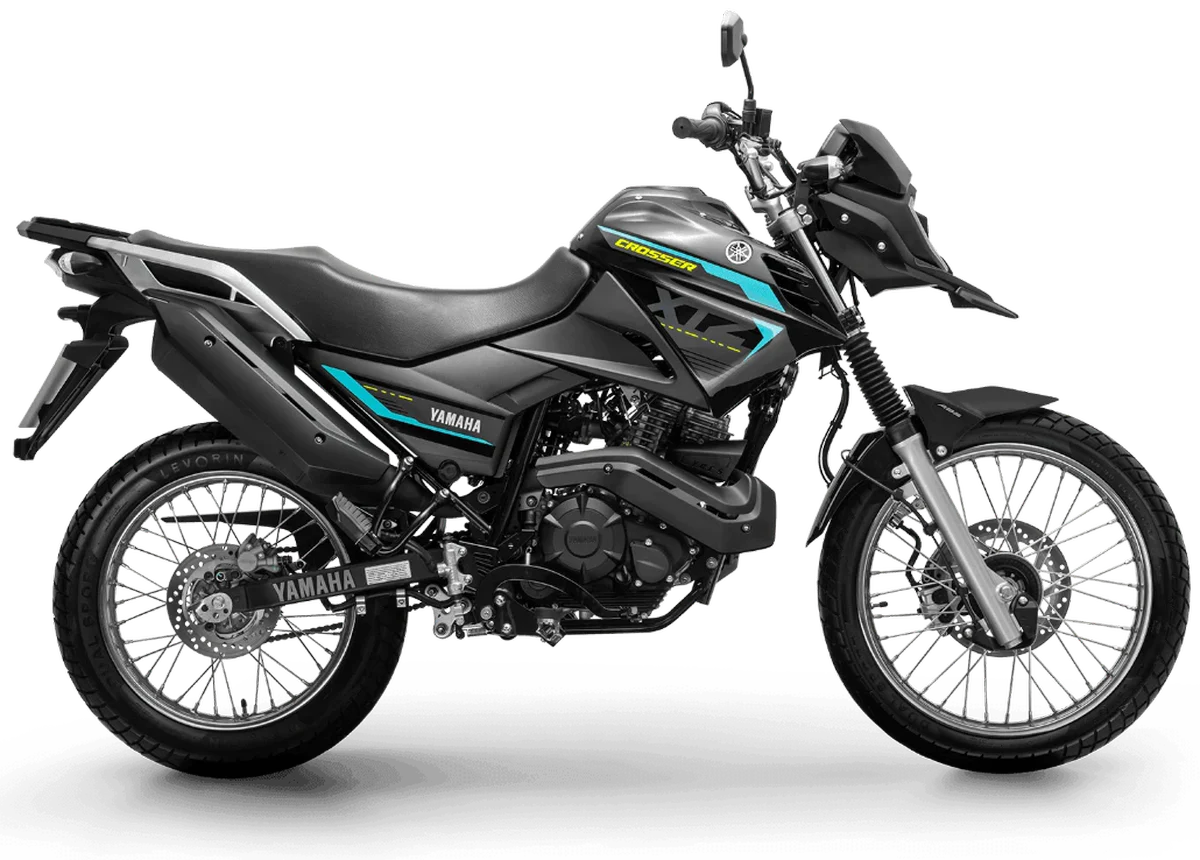 Yamaha Crosser 150 S preta, vista de lado